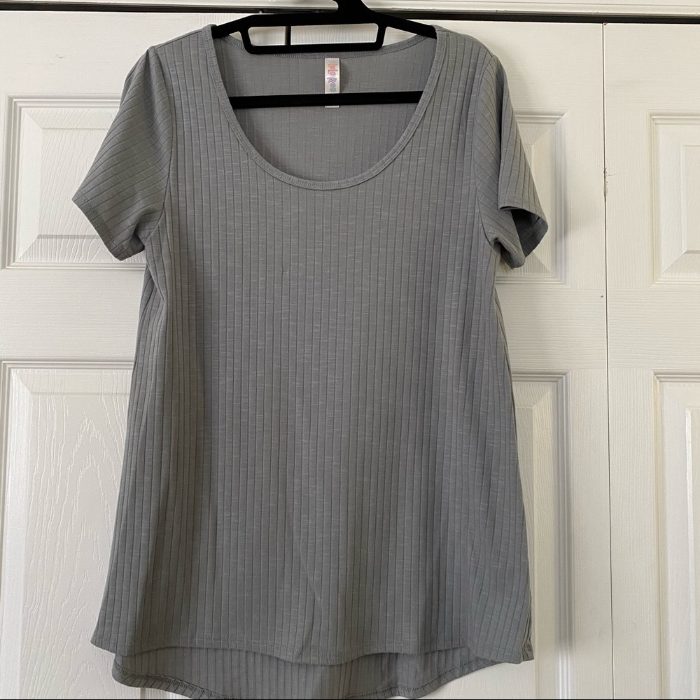 Gray Lularoe small classic Tee